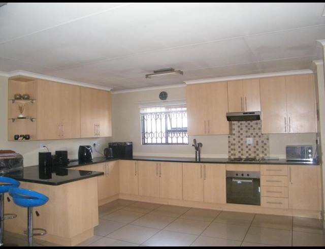 3 BEDROOM HOUSE FOR SALE IN ELDORETTE